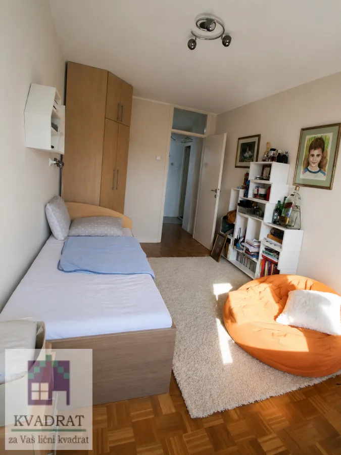 Prodaja, trosoban stan, 80m², Novo naselje, Novi Sad