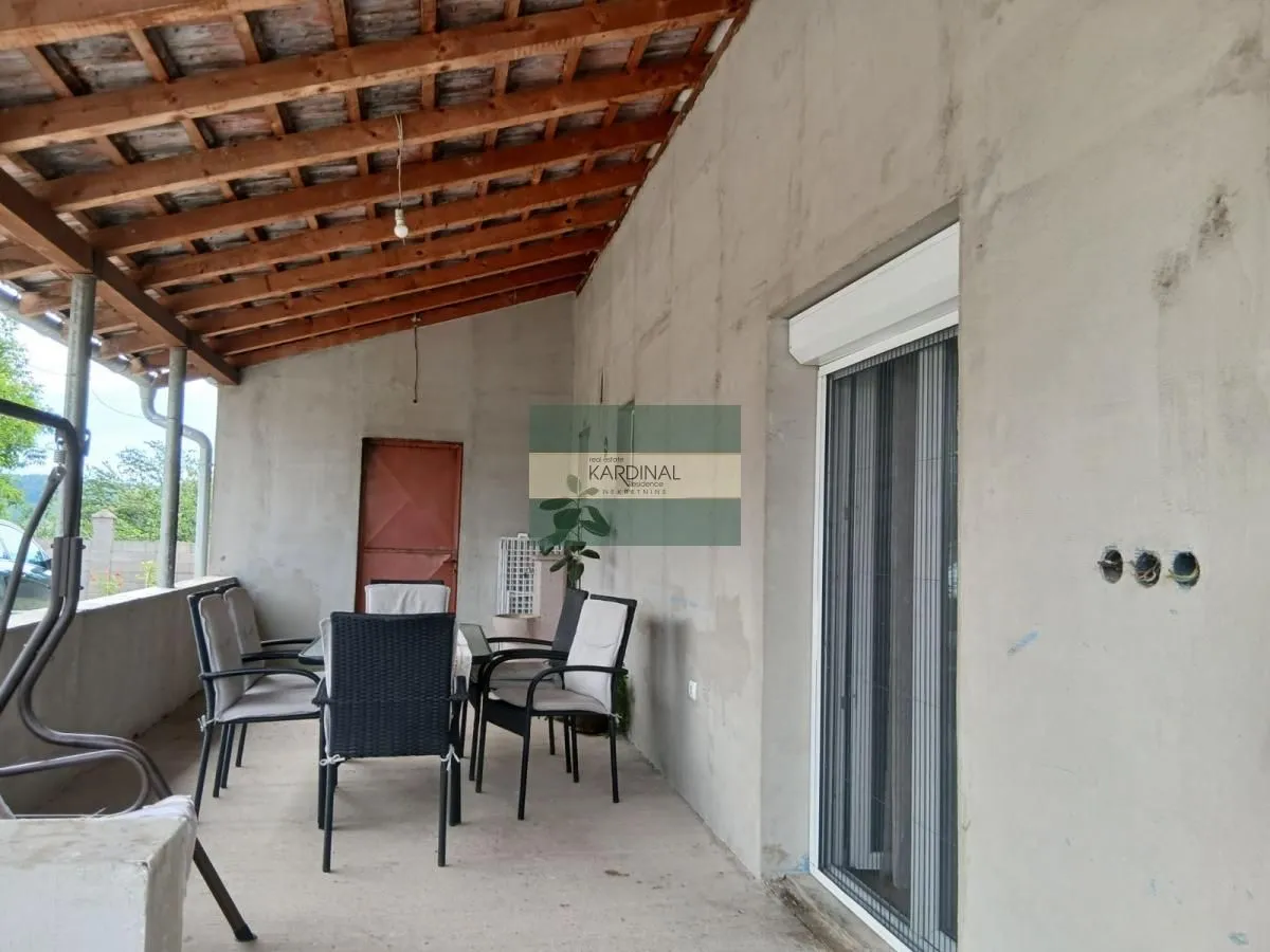 Prodaja, kuća, 316m², Trnava, Jagodina