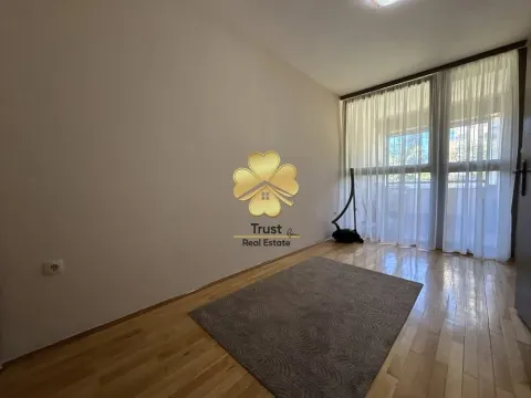 Izdavanje, dvosoban stan, 80m², Blok 5, Podgorica - image 13