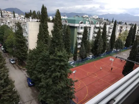 Izdavanje, jednosoban stan, 45m², Preko Morače, Podgorica