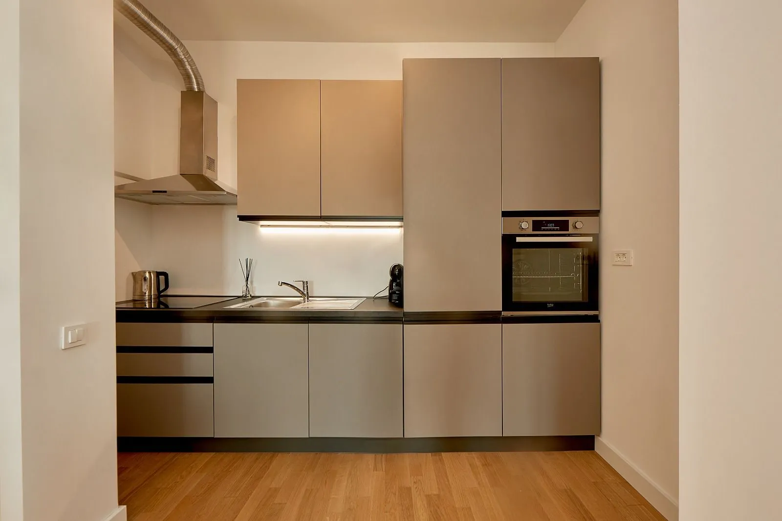 Sale, two bedroom apartment, 67m², Bečići, Budva