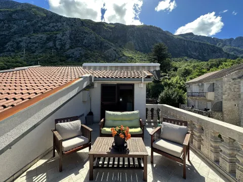 Rent, two bedroom apartment, 80m², Dobrota, Kotor - image 5
