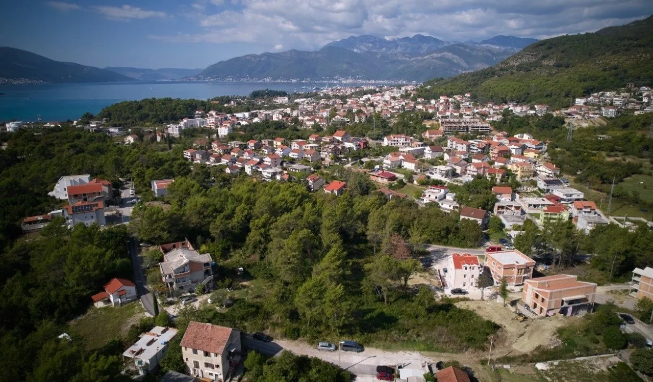 Prodaja, plac, 1982m², Tivat, Crna Gora