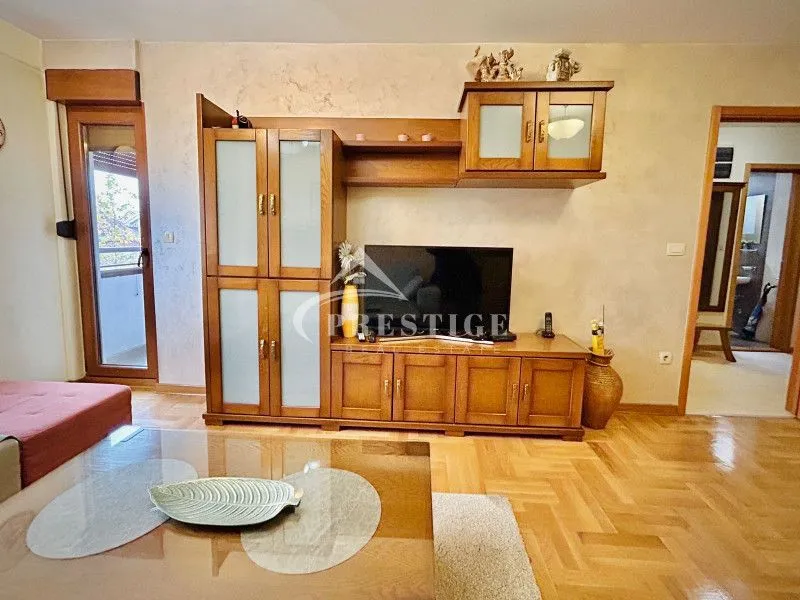 Izdavanje, dvosoban stan, 64m², Stari Aerodrom, Podgorica