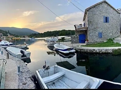 Prodaja, kuća, 107m², Tivat, Crna Gora