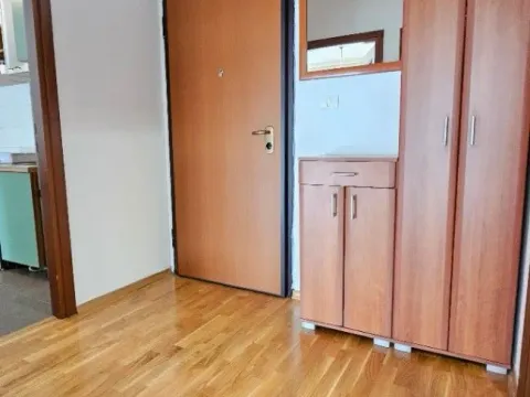 Izdavanje, jednosoban stan, 47m², City Kvart, Podgorica - image 11