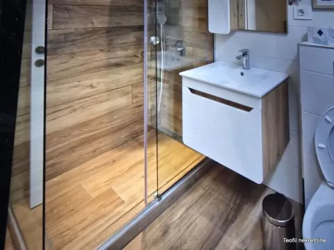 Izdavanje, poslovni prostor, 800m², Ruma, Srbija - image 8