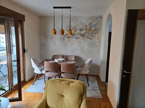 Izdavanje, dvosoban stan, 70m², Stari Aerodrom, Podgorica - image 9