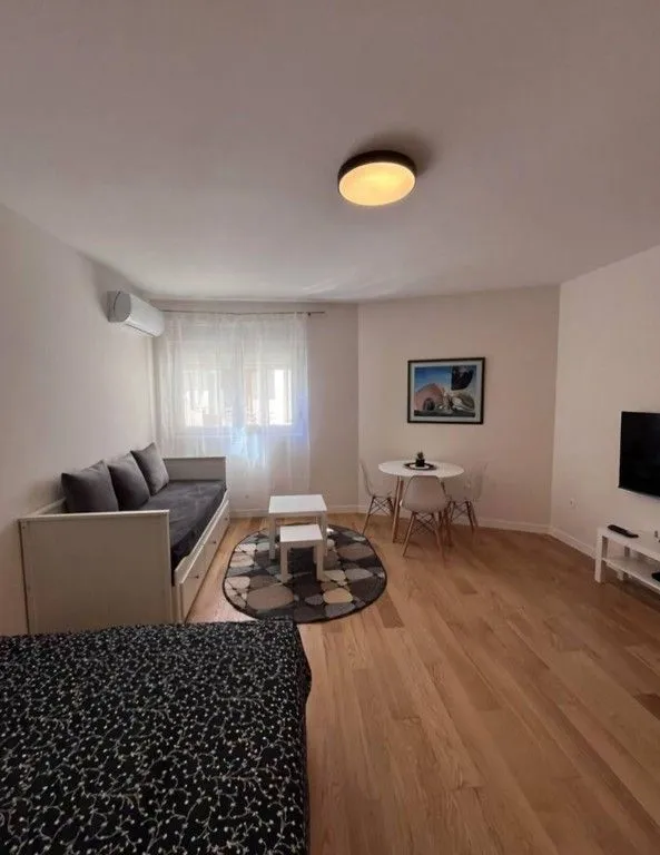 Prodaja, garsonjera, 34m², Central Point, Podgorica