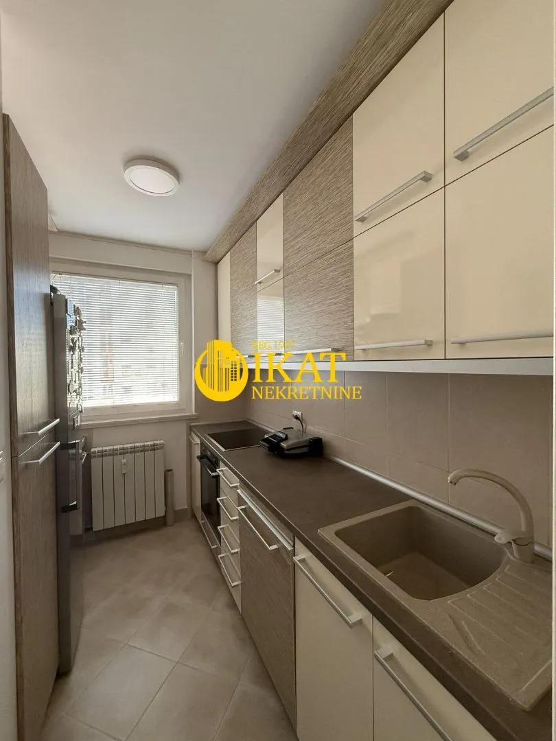 Prodaja, trosoban stan, 85m², Novi Beograd Sve Podlokacije, Beograd