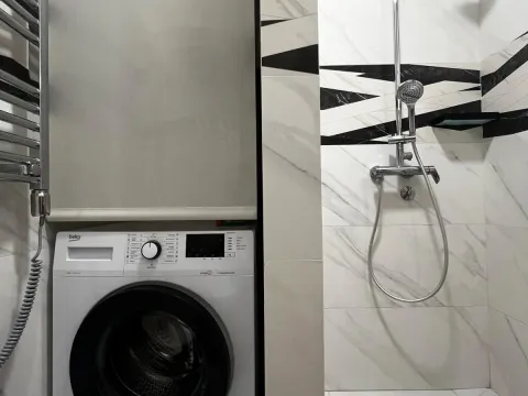 Izdavanje, trosoban stan, 81m², Pod Kuk, Tivat - image 10