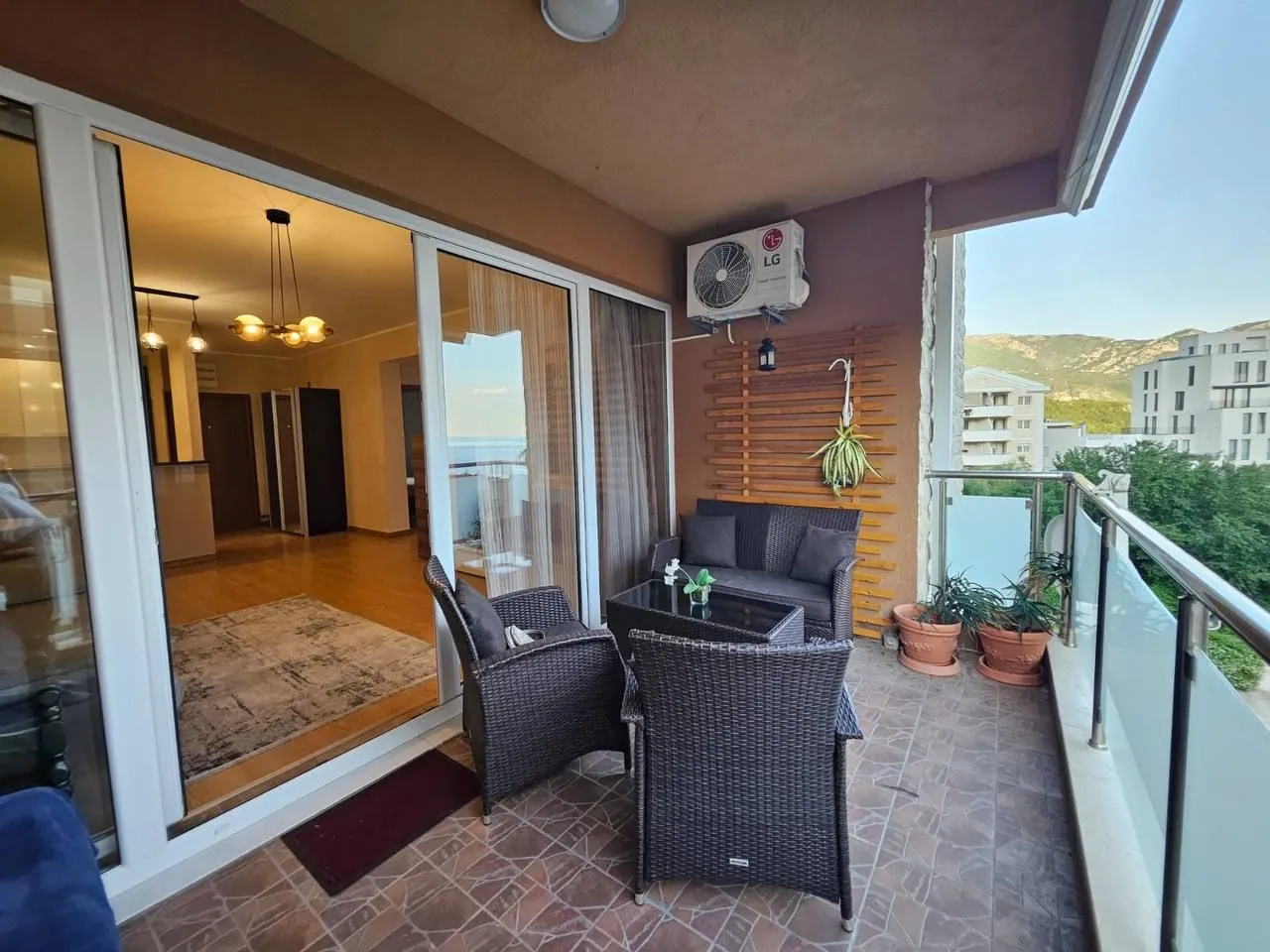 Prodaja, dvosoban stan, 68m², Bečići, Budva