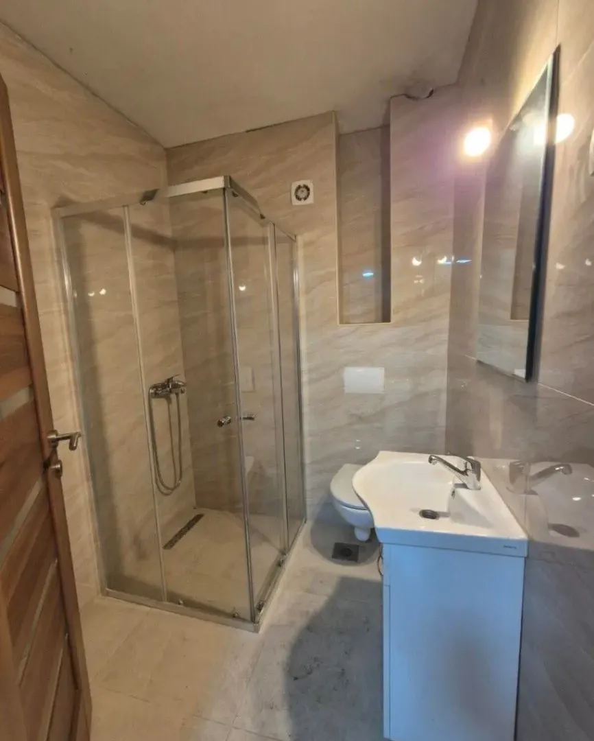 Izdavanje, dvosoban stan, 80m², Stara Varoš, Podgorica