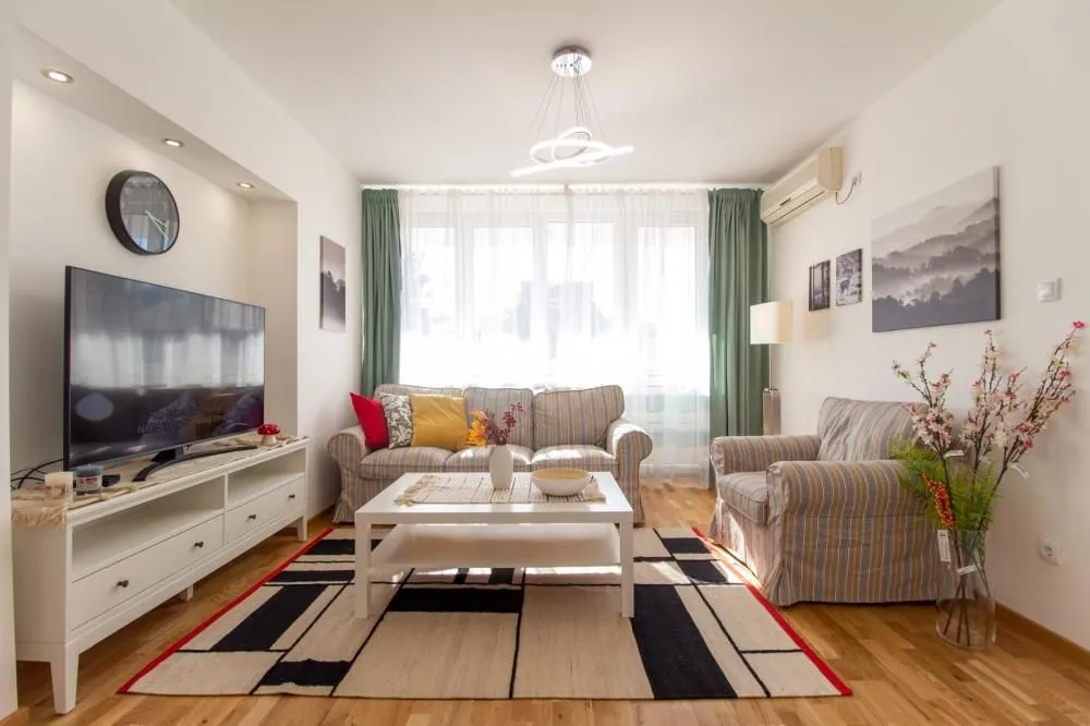 Rent, three bedroom apartment, 70m², Slavija, Vračar Sve Podlokacije