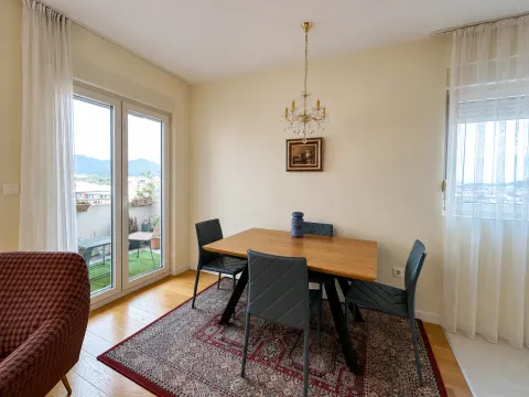 Rent, three bedroom apartment, 95m², City Kvart, Podgorica - image 4