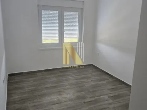 Prodaja, trosoban stan, 70m², Vidovdansko naselje, Novi Sad Sve Podlokacije - image 7