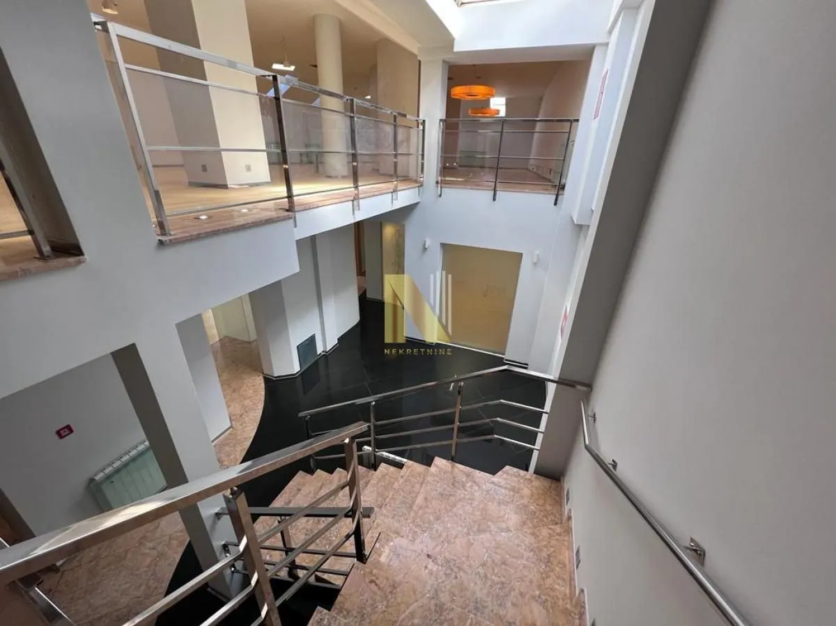 Rent, office space, 360m², Centar, Novi Sad