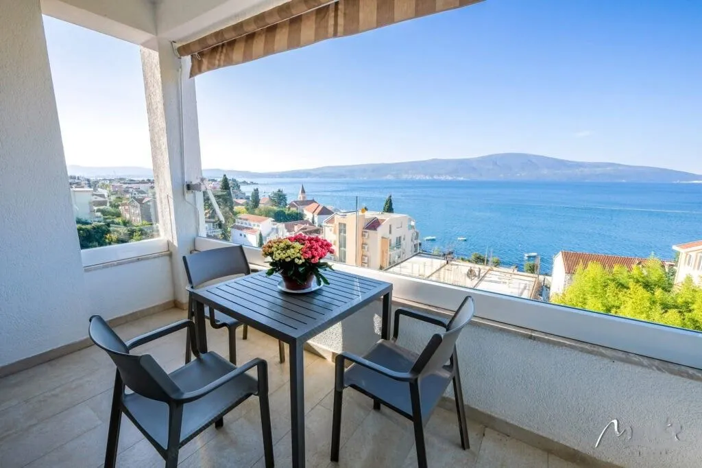 Prodaja, trosoban stan, 66m², Tivat, Crna Gora