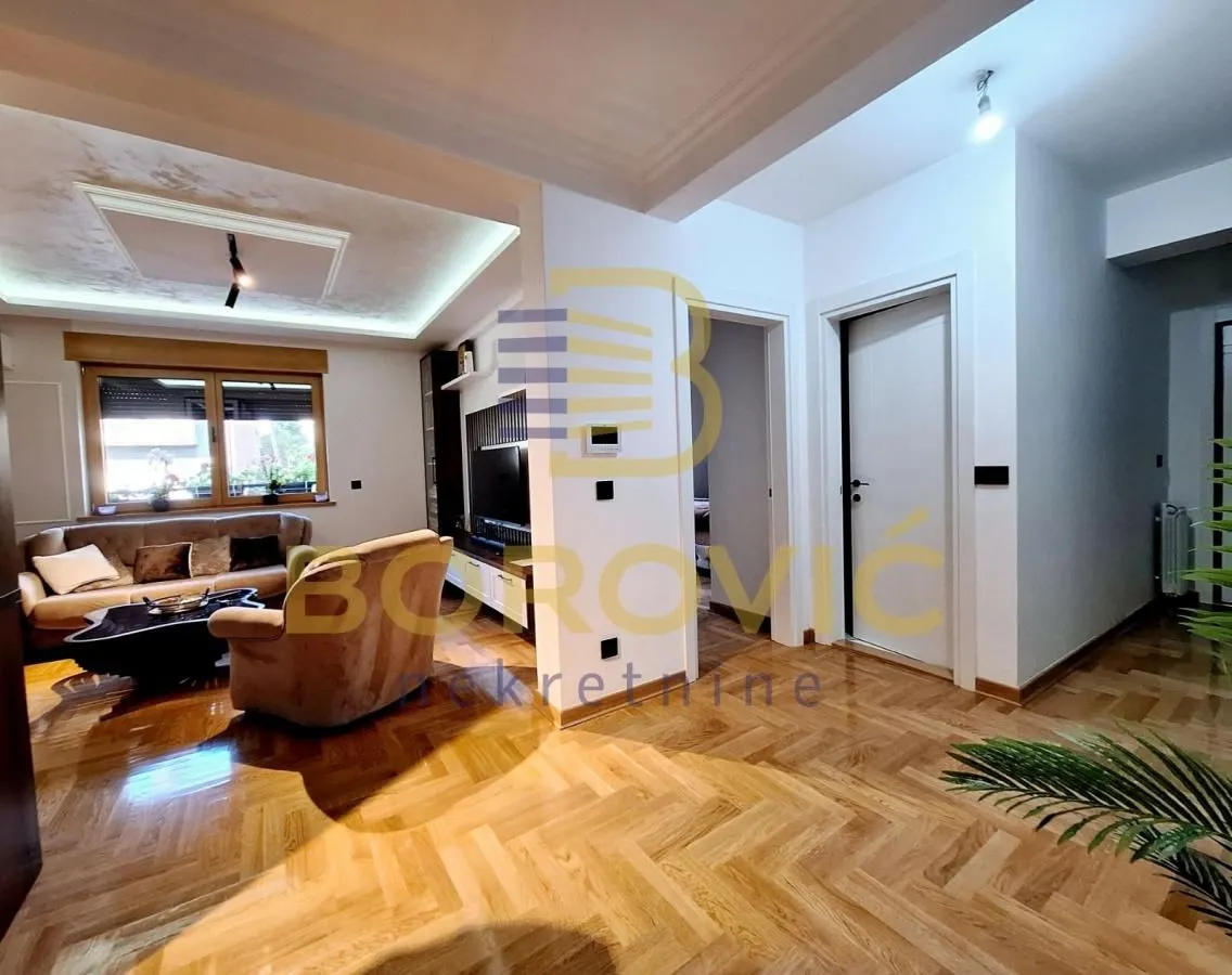 Prodaja, trosoban stan, 100m², Kluz, Zvezdara Sve Podlokacije