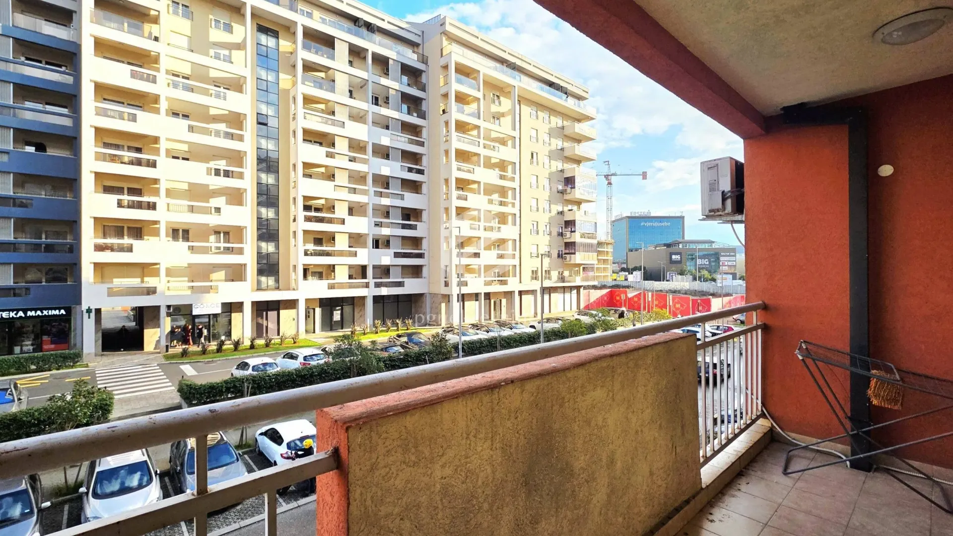 Izdavanje, dvosoban stan, 80m², City Kvart, Podgorica
