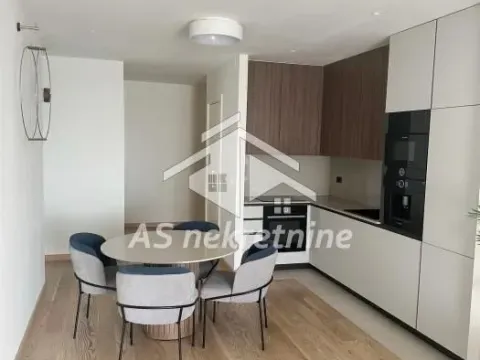 Izdavanje, trosoban stan, 82m², Savski Venac, Beograd - image 6