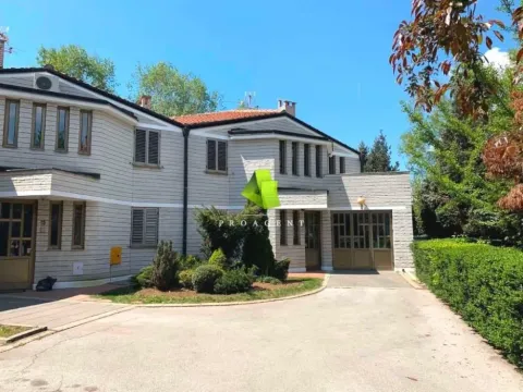 Rent, house, 240m², Pantelej, Niš