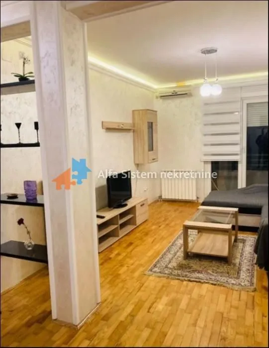 Izdavanje, stan, 40m², Crveni Krst, Beograd