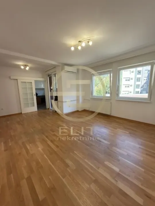 Izdavanje, stan, 55m², Bulevar Oslobodjenja, Novi Sad Sve Podlokacije