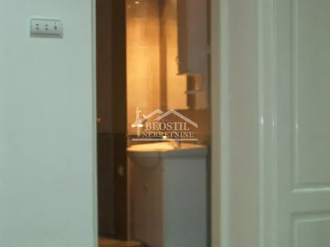 Izdavanje, trosoban stan, 94m², Topličin venac, Beograd - image 8