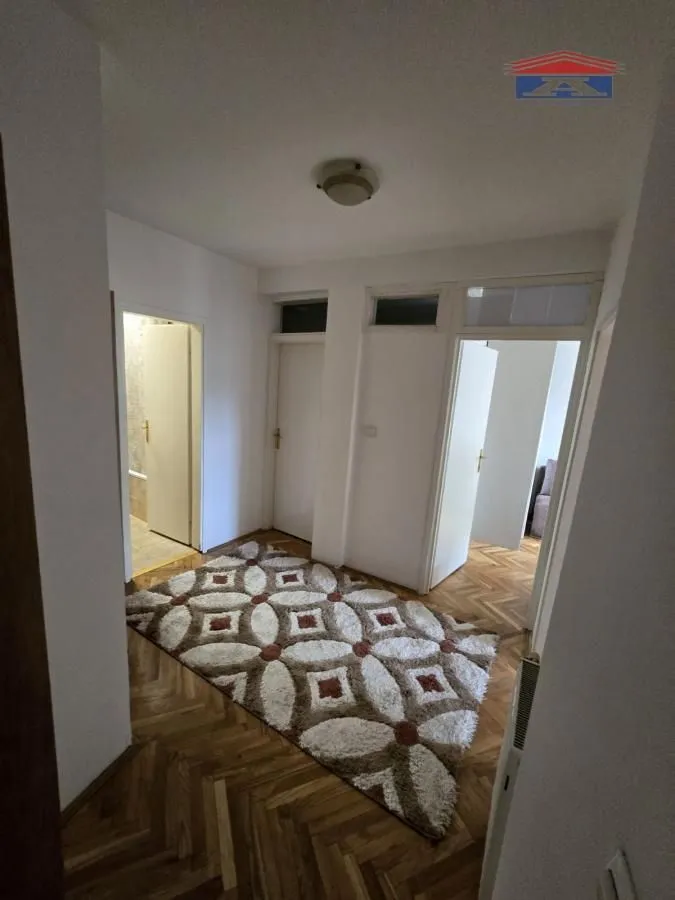Prodaja, trosoban stan, 92m², Bulevar Oslobodjenja, Novi Sad Sve Podlokacije