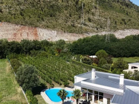 Rent, house, 250m², Tološi, Podgorica - image 3