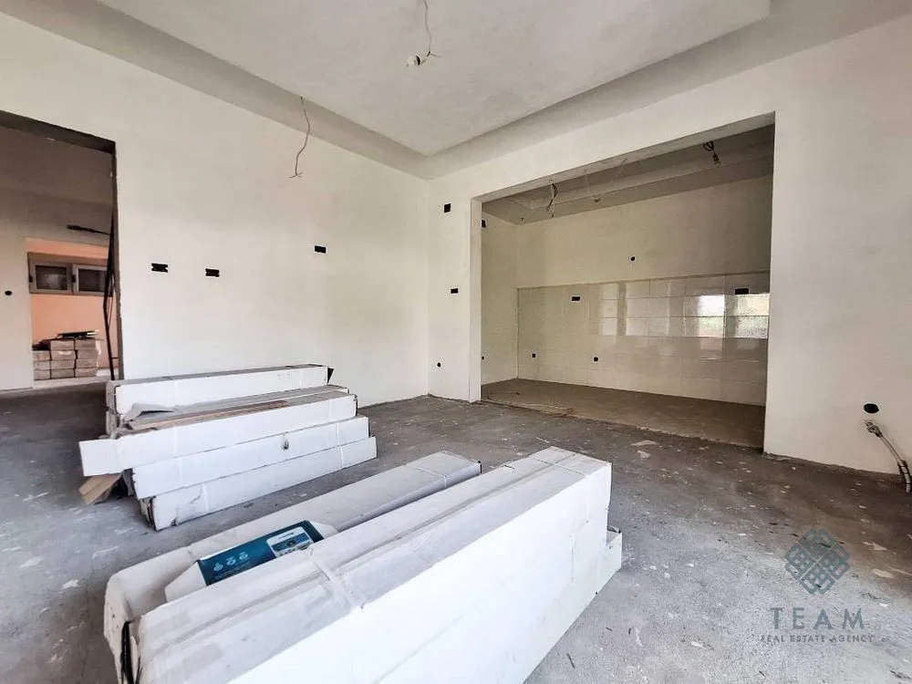 Prodaja, kuća, 228m², Dalmatinska ulica, Podgorica