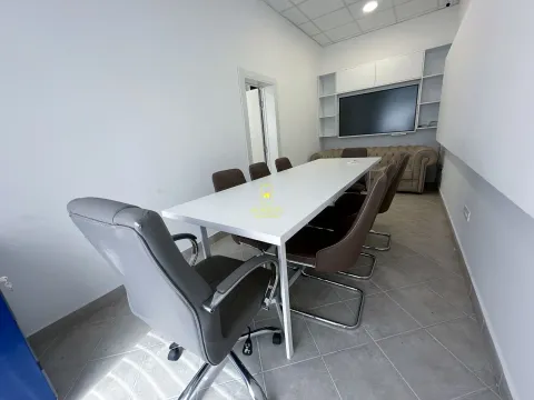 Rent, office space, 100m², Stari Aerodrom, Podgorica - image 5