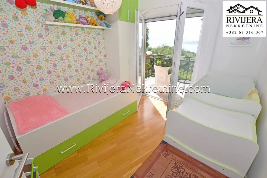 Prodaja, dvosoban stan, 70m², Baošići, Herceg Novi