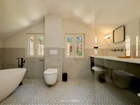 Rent, house, 200m², Dobrota, Kotor - image 35