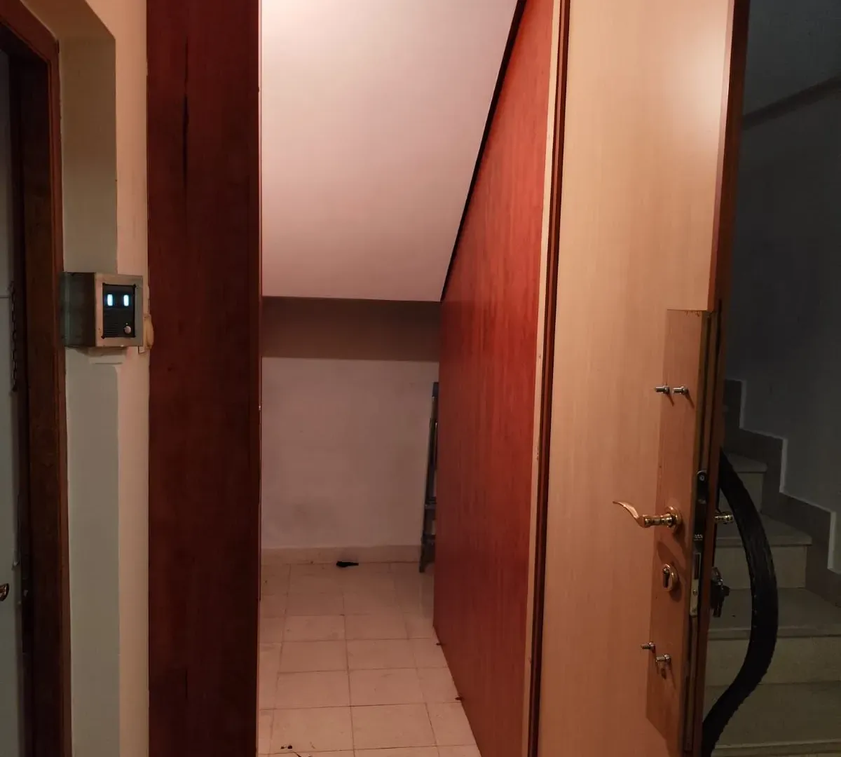 Izdavanje, jednosoban stan, 33m², Centar, Podgorica