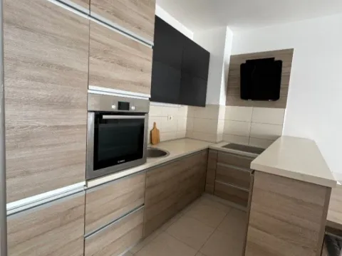 Izdavanje, jednosoban stan, 54m², City Kvart, Podgorica - image 6