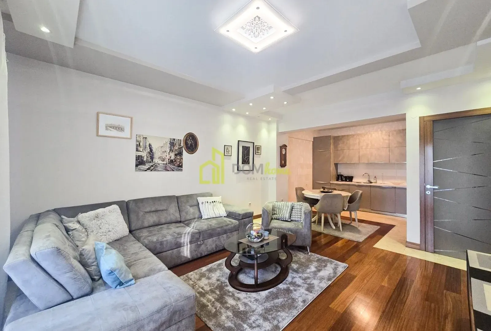 Izdavanje, dvosoban stan, 75m², Centar, Podgorica