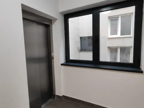 Izdavanje, dvosoban stan, 68m², Centar, Jagodina - image 22