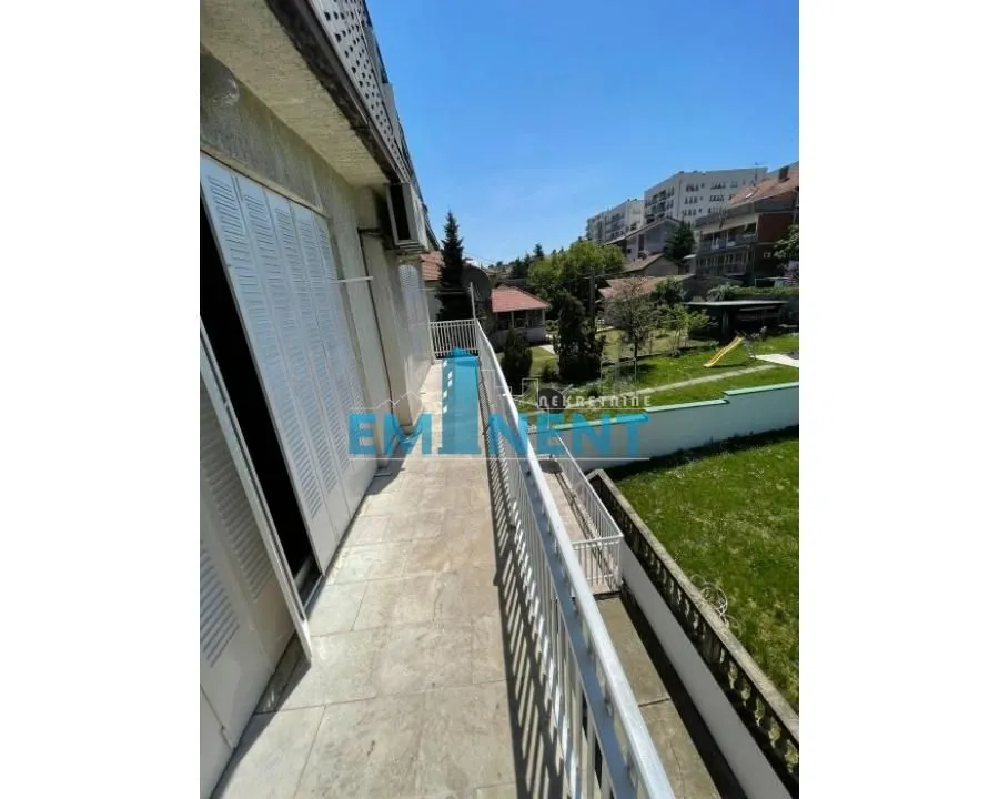 Sale, house, 600m², Voždovačka Crkva, Voždovac Sve Podlokacije