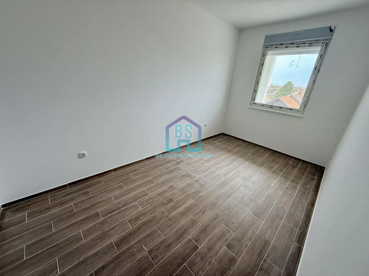 Prodaja, četvorosoban stan, 104m², Vidovdansko naselje, Novi Sad Sve Podlokacije