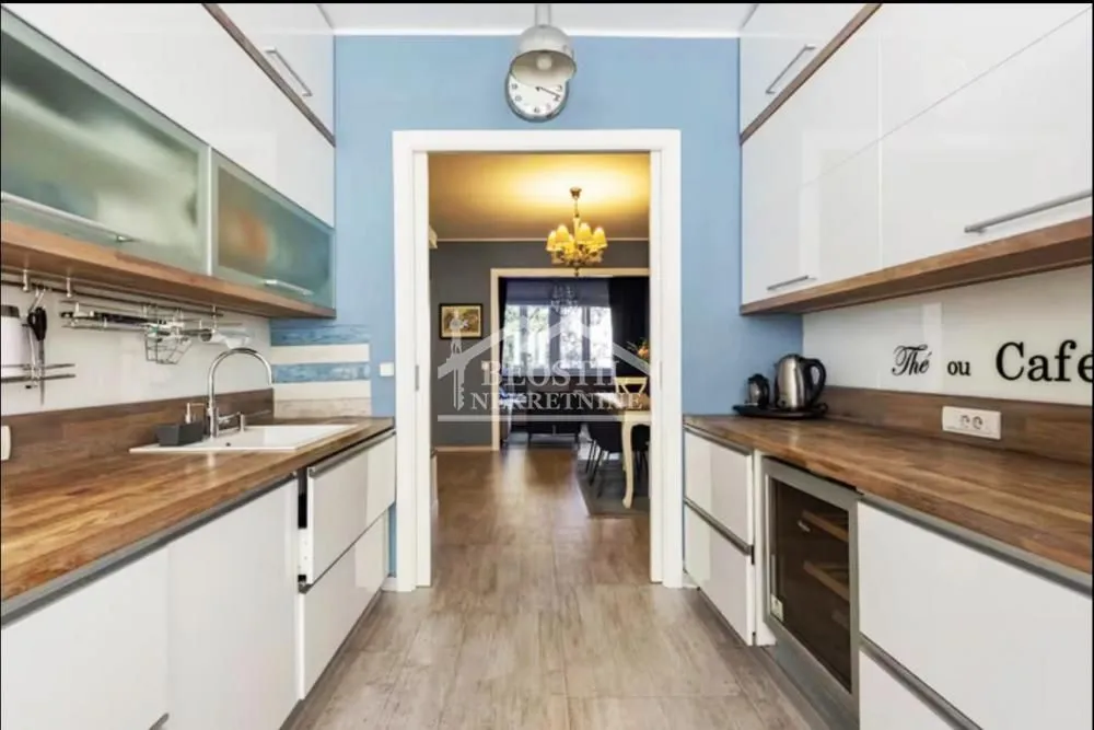 Sale, three bedroom apartment, 77m², Skadarlija, Beograd