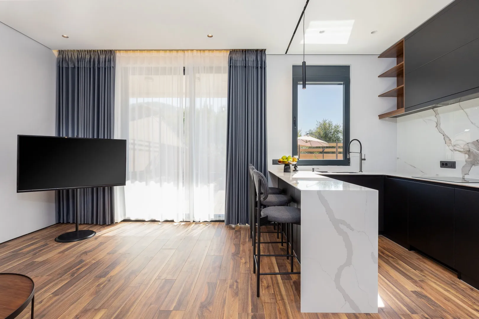 Prodaja, jednosoban stan, 54m², Lastva Grbaljska, Kotor