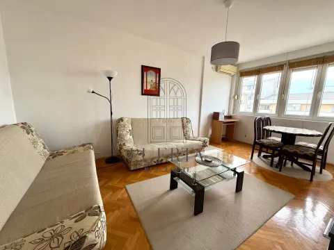 Izdavanje, garsonjera, 29m², Preko Morače, Podgorica - image 1