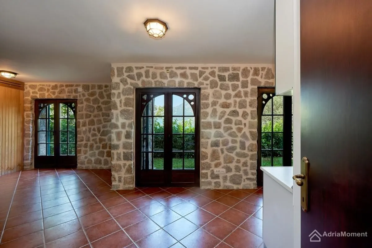 Sale, house, 235m², Kostanjica, Kotor