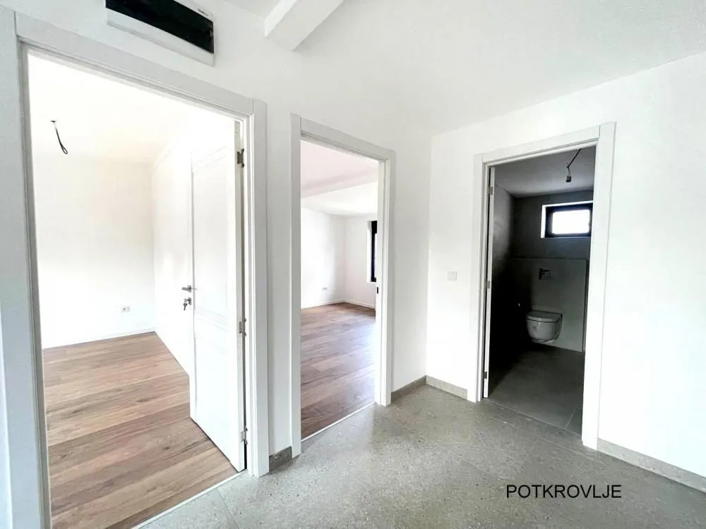 Sale, house, 233m², Čukarica, Beograd