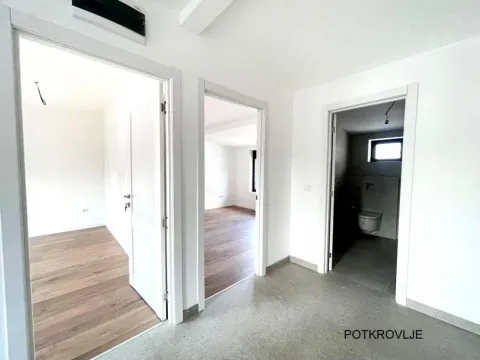 Prodaja, kuća, 233m², Čukarica, Beograd - image 13