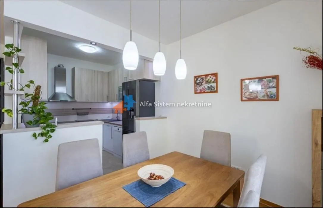 Izdavanje, trosoban stan, 106m², Vračar Hram, Vračar Sve Podlokacije