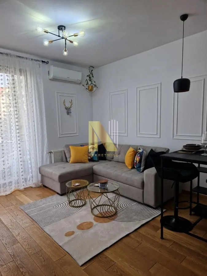 Izdavanje, jednosoban stan, 34m², Centar, Novi Sad