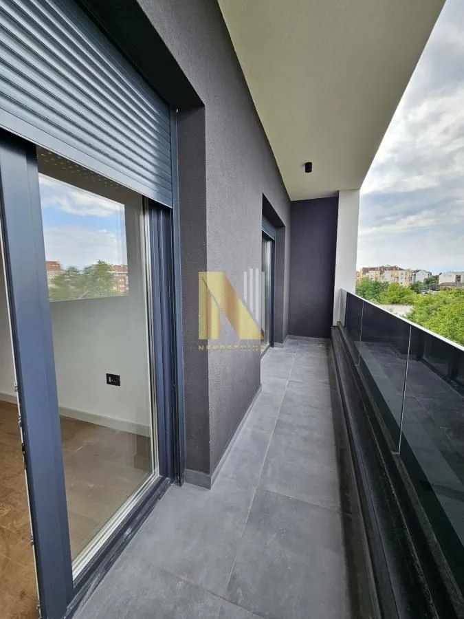 Prodaja, stan, 221m², Bulevar patrijarha Pavla, Novi Sad Sve Podlokacije